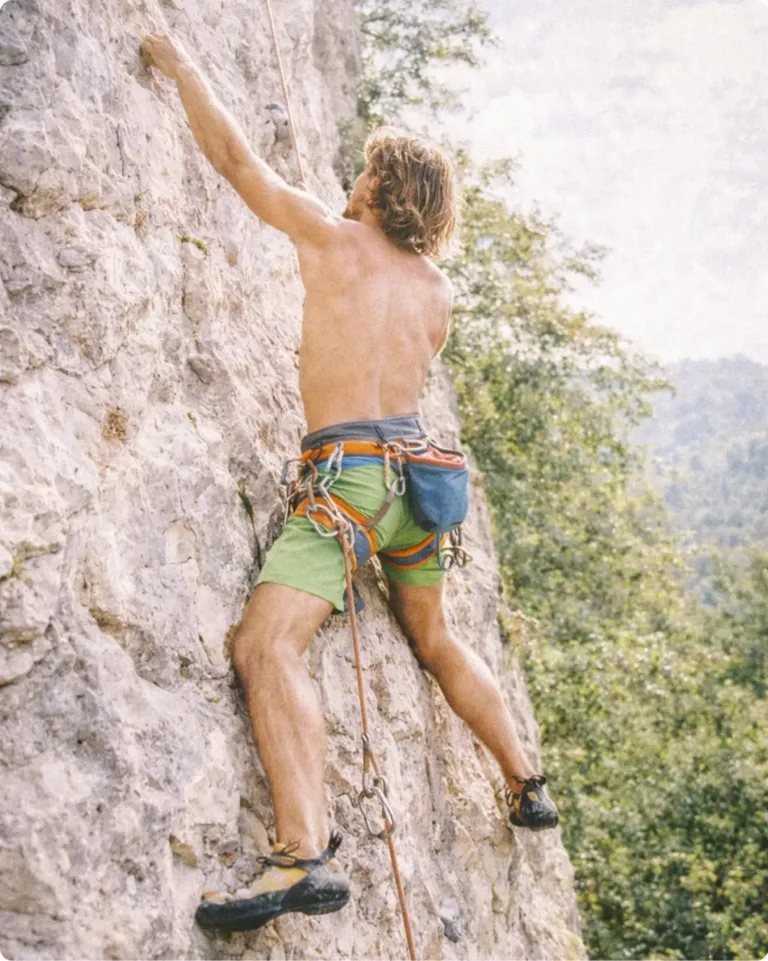 Aktiver Lebensstil – Klettern am Felsen